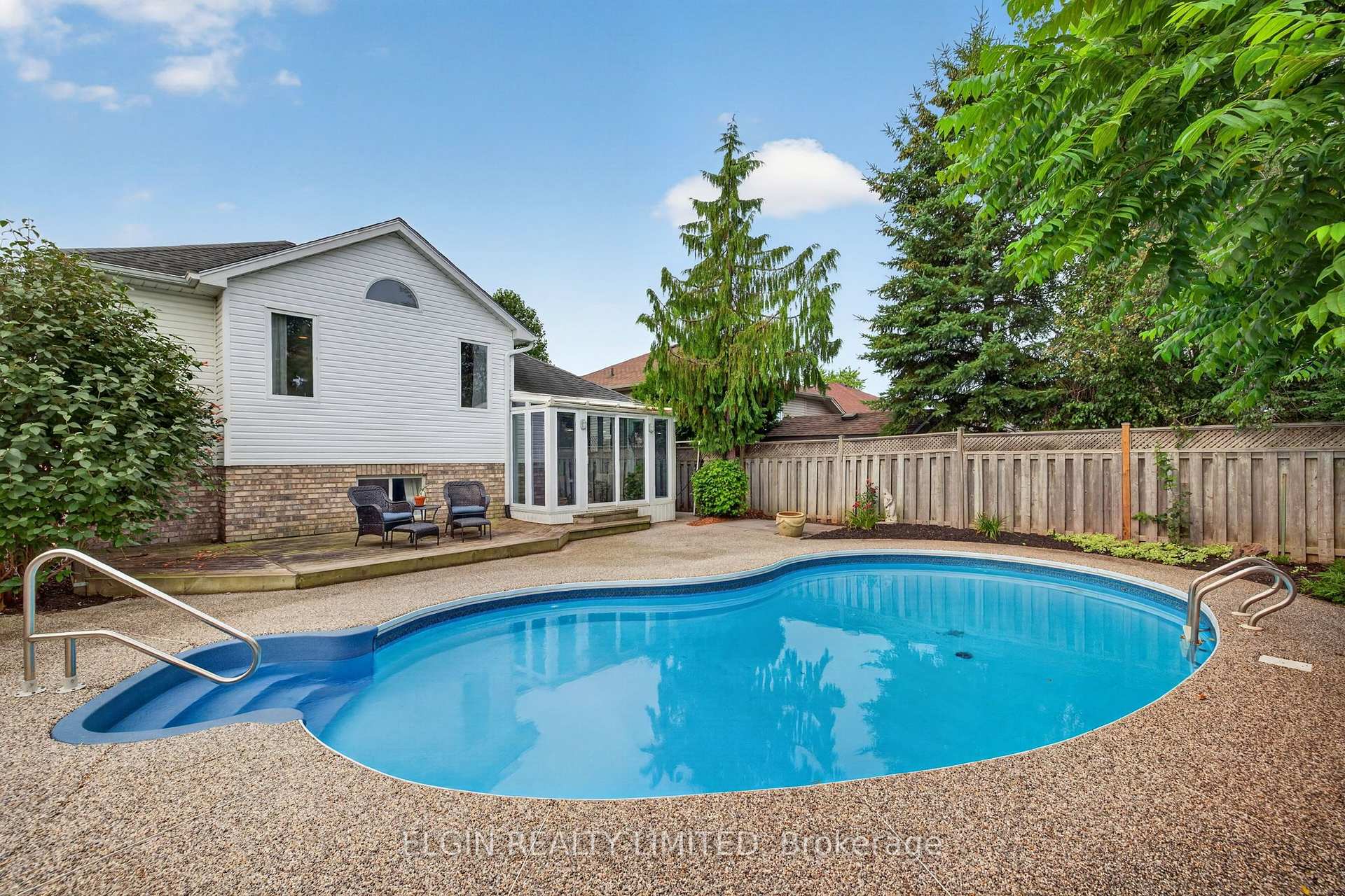 Photo 18 of 17 Steeplechase Court, St. Thomas — HOMEH