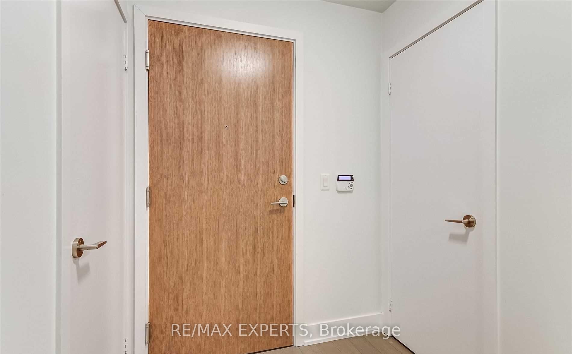 Photo 10 of Unit 450, 20 Shore Breeze Drive, Etobicoke, Mimico — HOMEH