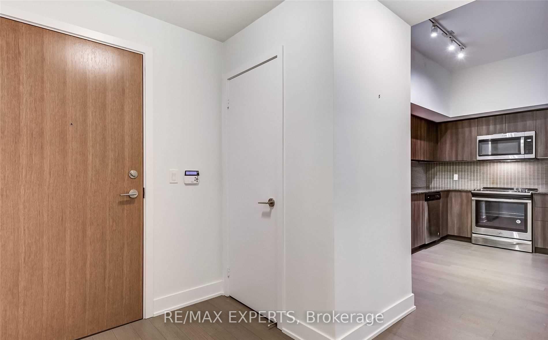 Photo 11 of Unit 450, 20 Shore Breeze Drive, Etobicoke, Mimico — HOMEH