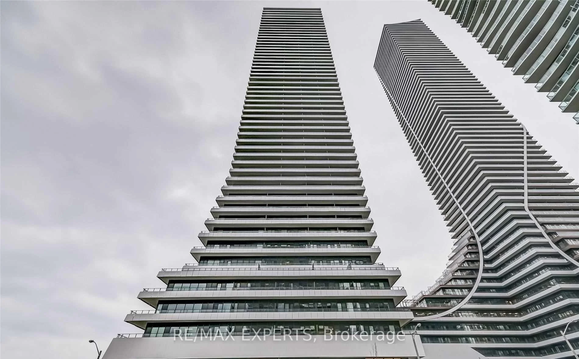 Photo 4 of Unit 450, 20 Shore Breeze Drive, Etobicoke, Mimico — HOMEH