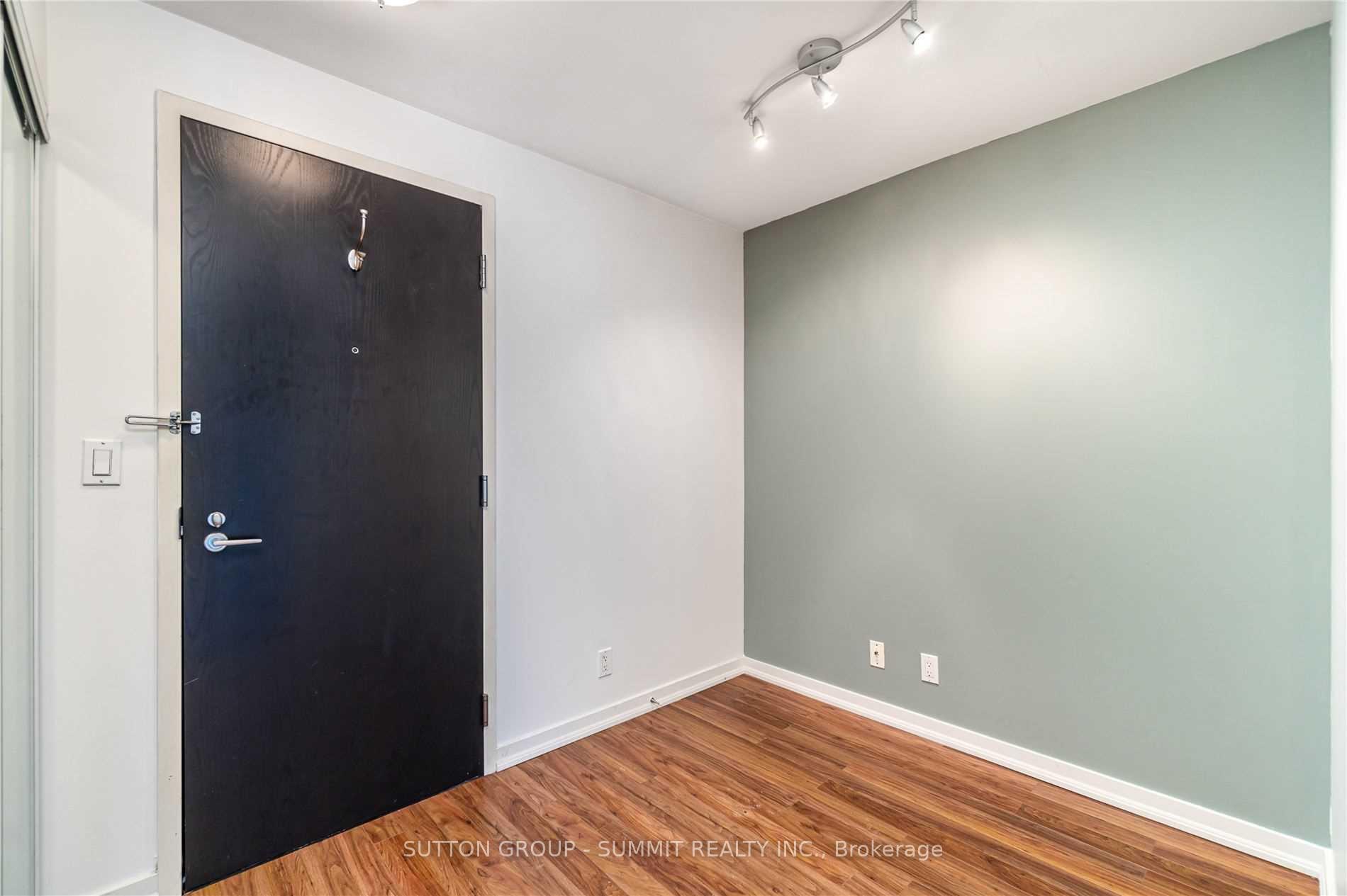 Photo 2 of Unit 416, 1005 King Street W, Toronto, Niagara — HOMEH