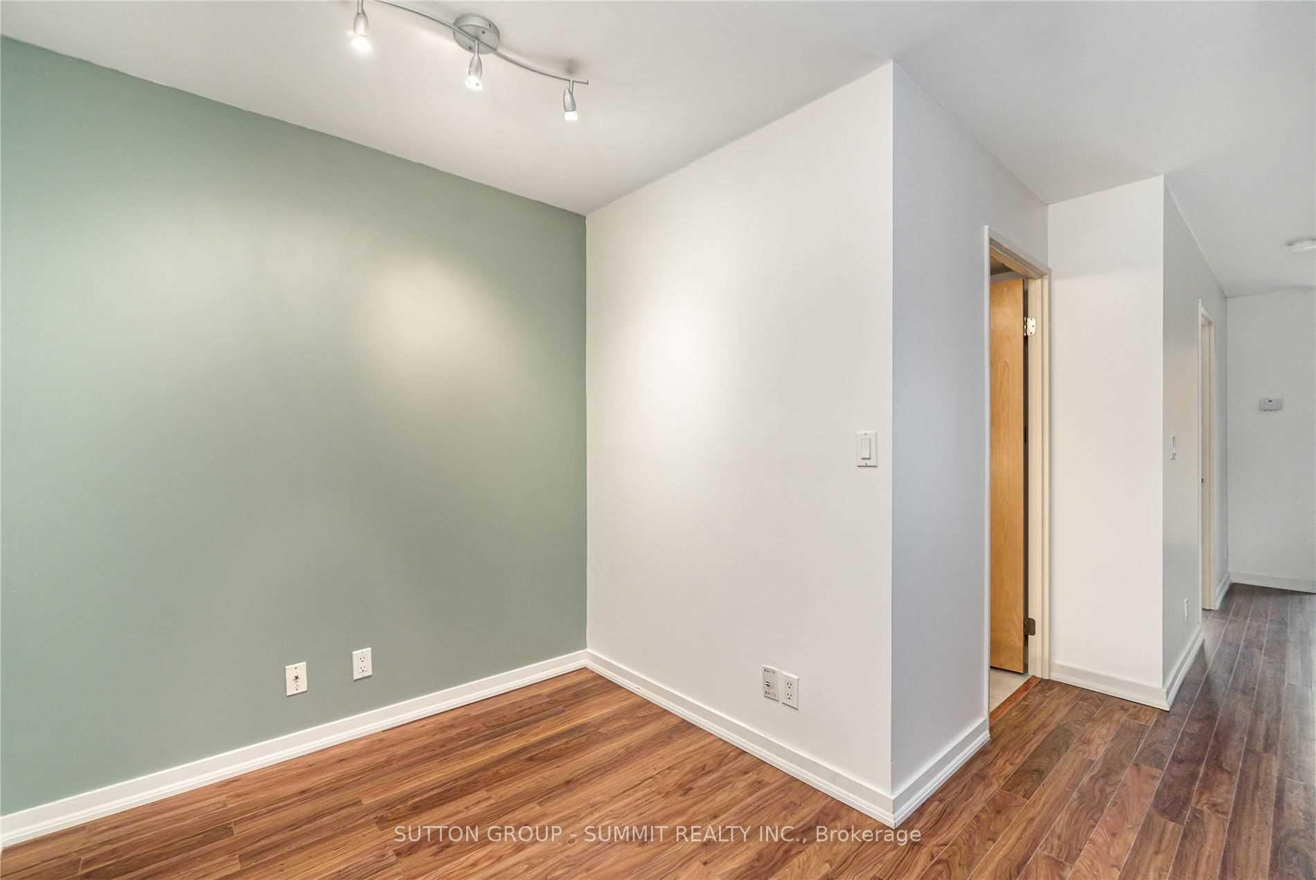 Photo 4 of Unit 416, 1005 King Street W, Toronto, Niagara — HOMEH