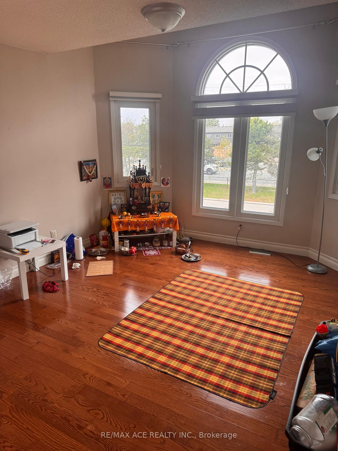 Photo 3 of 26 Brownridge Court N, Brampton, Fletcher's Creek South — HOMEH