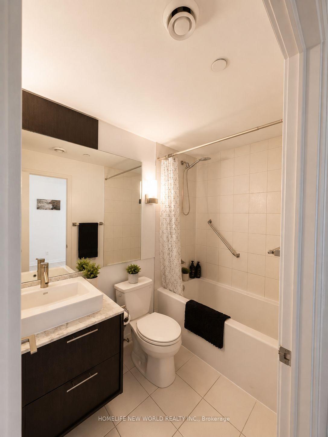 Photo 10 of Unit 1408, 8 Mercer Street, Toronto, Waterfront Communities — HOMEH