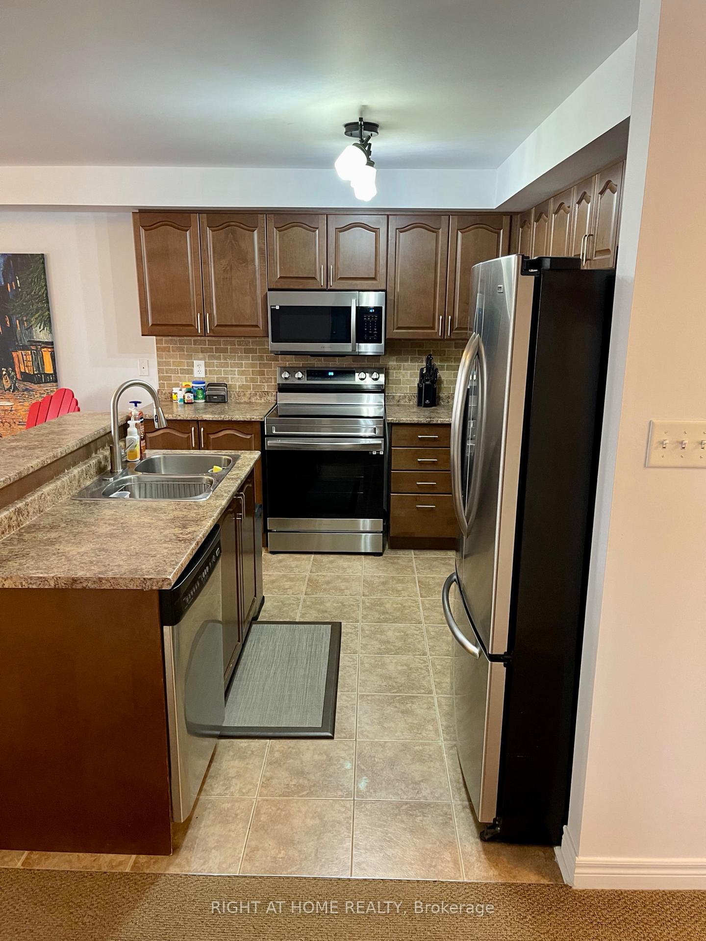 Photo 3 of Unit A, 2933 Bur Oak Avenue, Markham, Cornell — HOMEH
