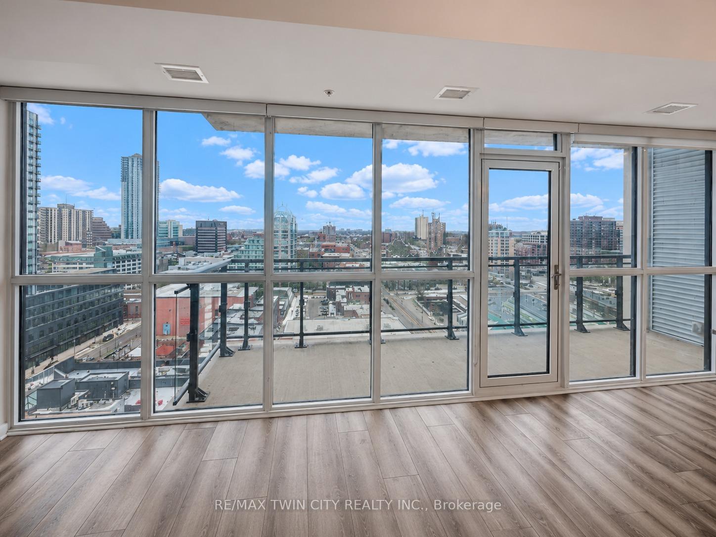 Photo 6 of Unit 1402, 60 Charles Street W, Kitchener, City Commercial Core — HOMEH