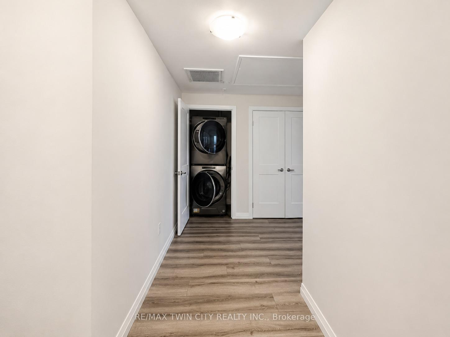 Photo 14 of Unit 1402, 60 Charles Street W, Kitchener, City Commercial Core — HOMEH