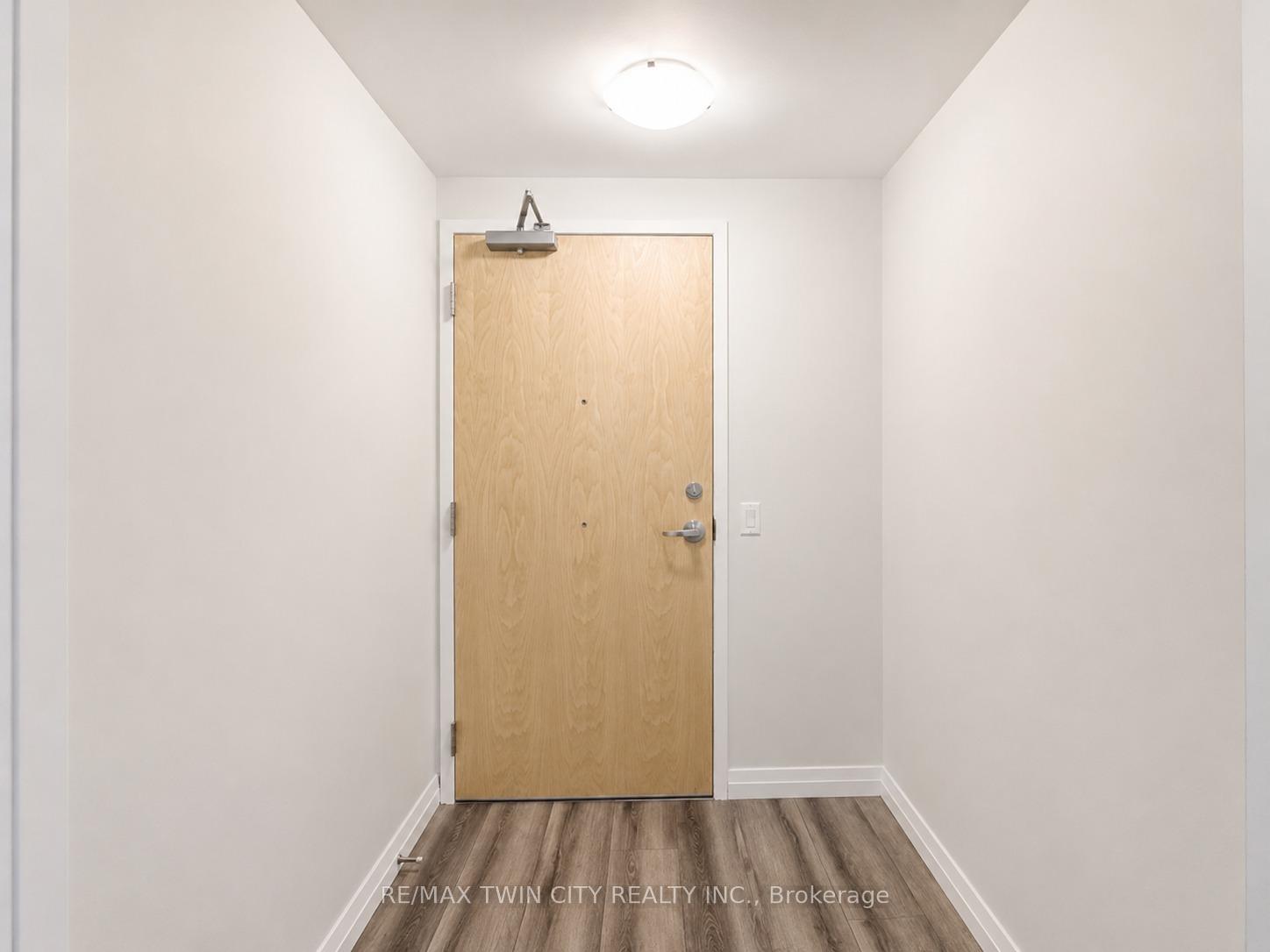 Photo 15 of Unit 1402, 60 Charles Street W, Kitchener, City Commercial Core — HOMEH