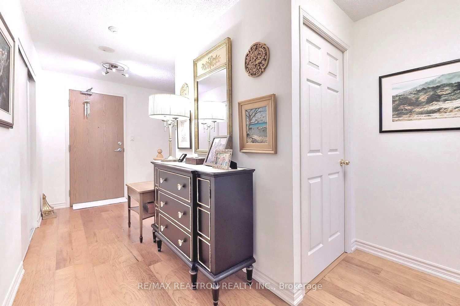 Photo 4 of Unit 107, 233 Beecroft Road, North York, Willowdale West — HOMEH