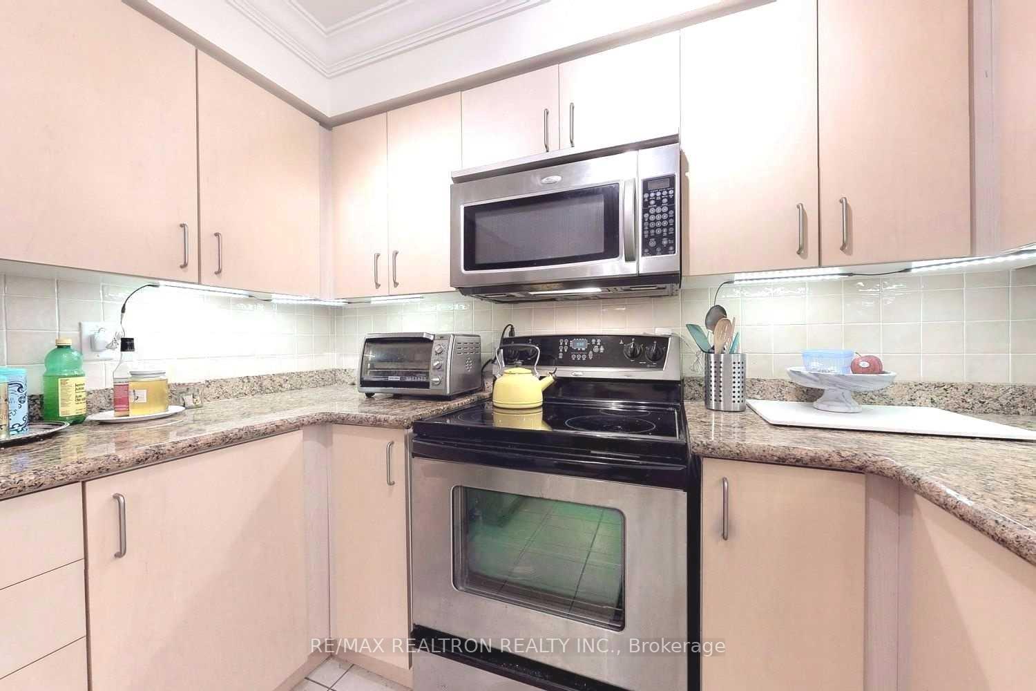 Photo 7 of Unit 107, 233 Beecroft Road, North York, Willowdale West — HOMEH