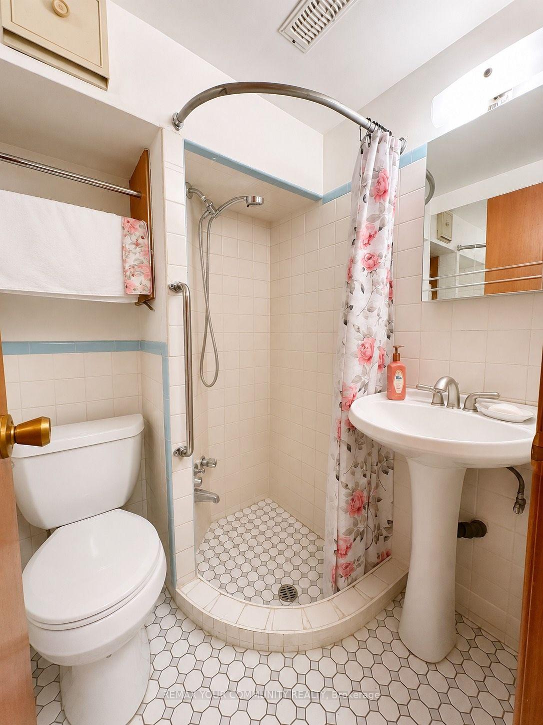 Photo 6 of 47 Cayuga Avenue, Toronto, Junction Area — HOMEH