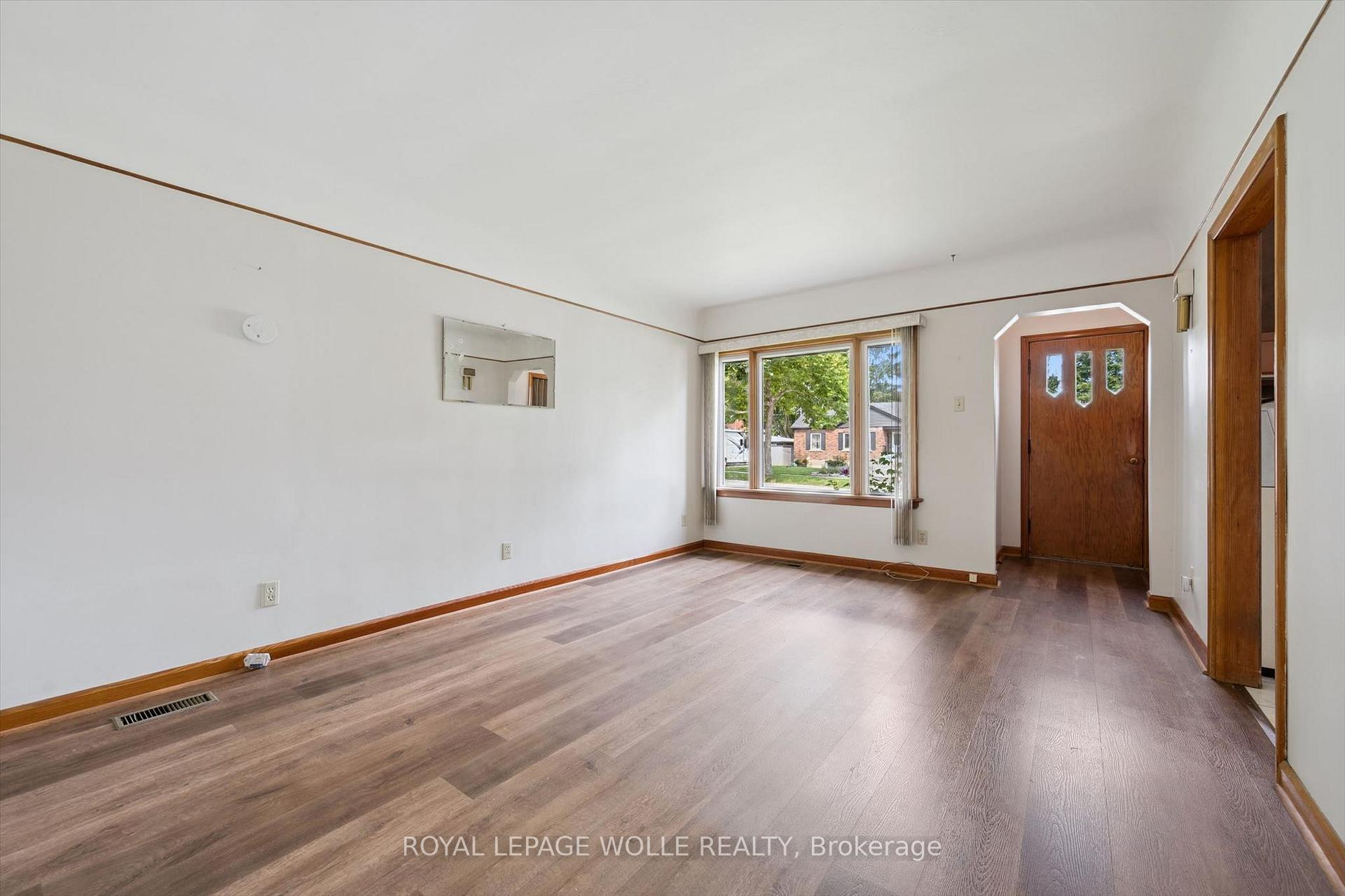 Photo 4 of 195 Blucher Street, Kitchener, Uptown Waterloo/North Ward — HOMEH