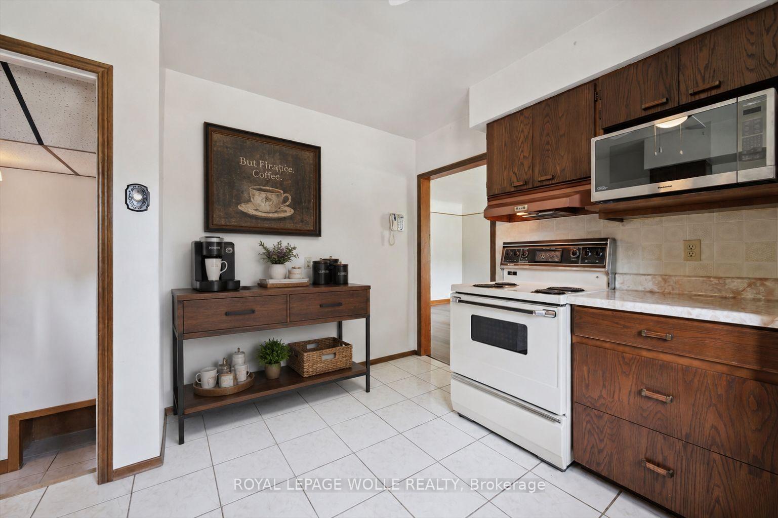 Photo 7 of 195 Blucher Street, Kitchener, Uptown Waterloo/North Ward — HOMEH