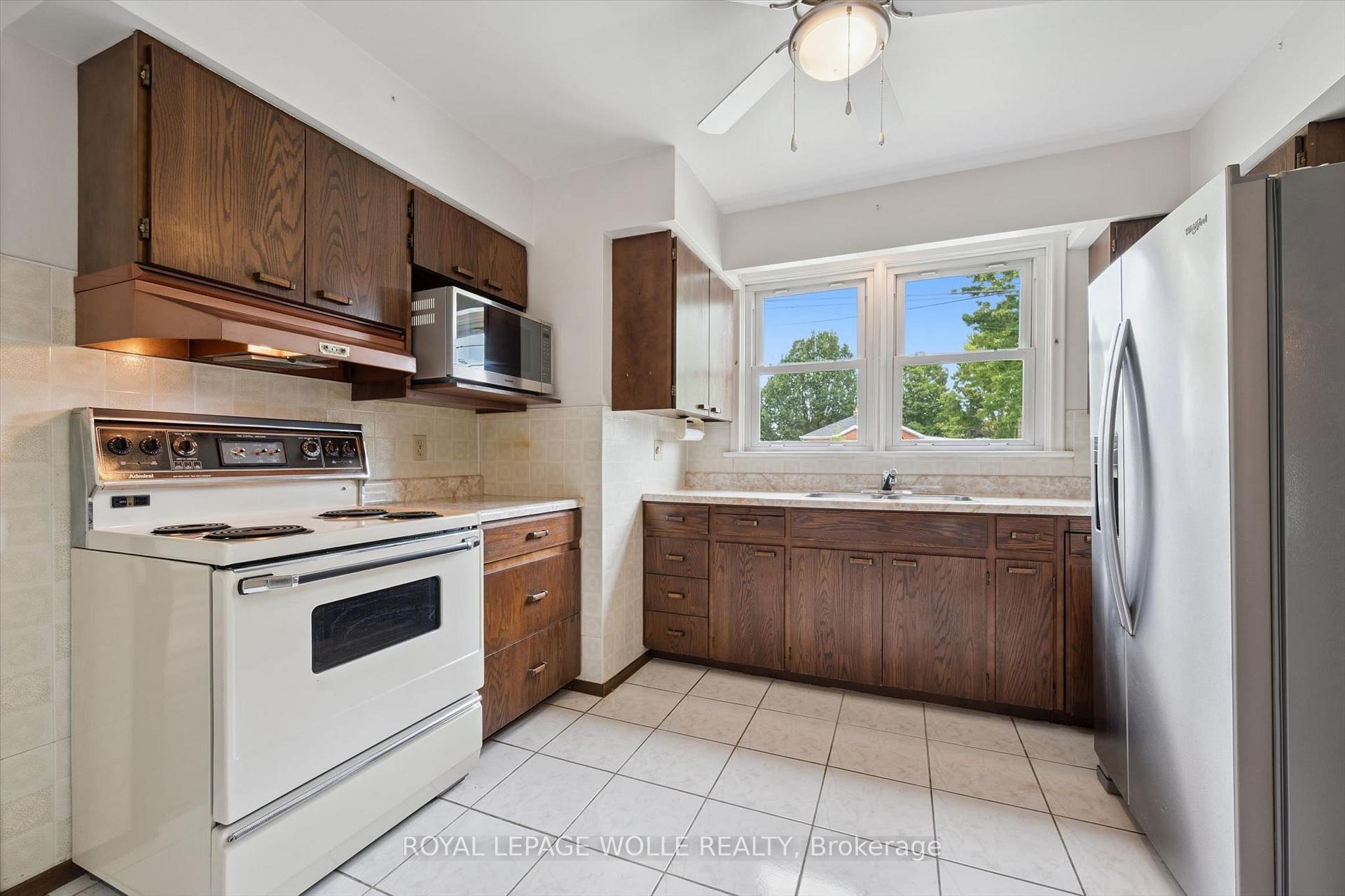 Photo 8 of 195 Blucher Street, Kitchener, Uptown Waterloo/North Ward — HOMEH