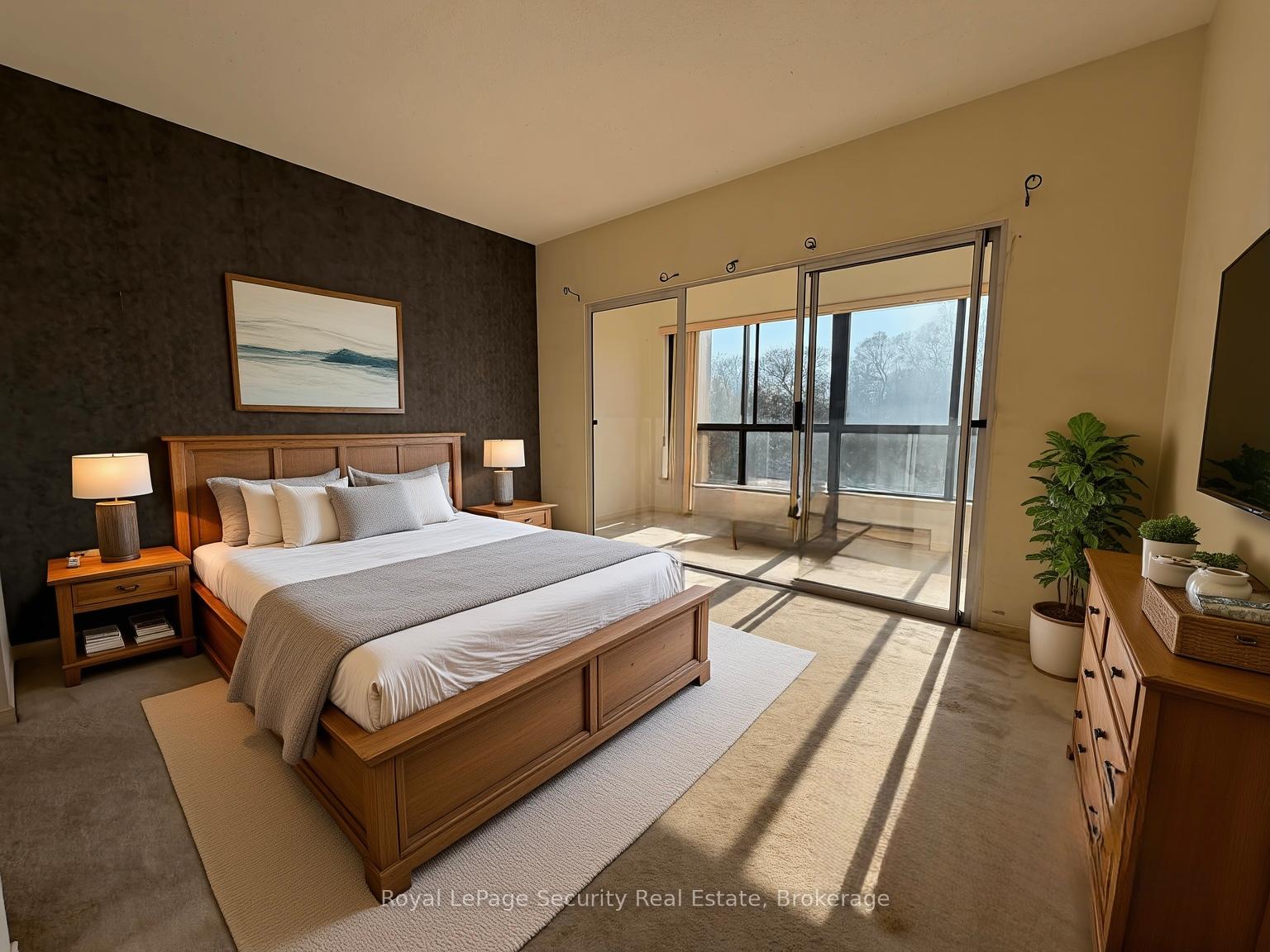 Photo 3 of Unit 10, 20 Glebe Road W, Toronto, Yonge-Eglinton — HOMEH