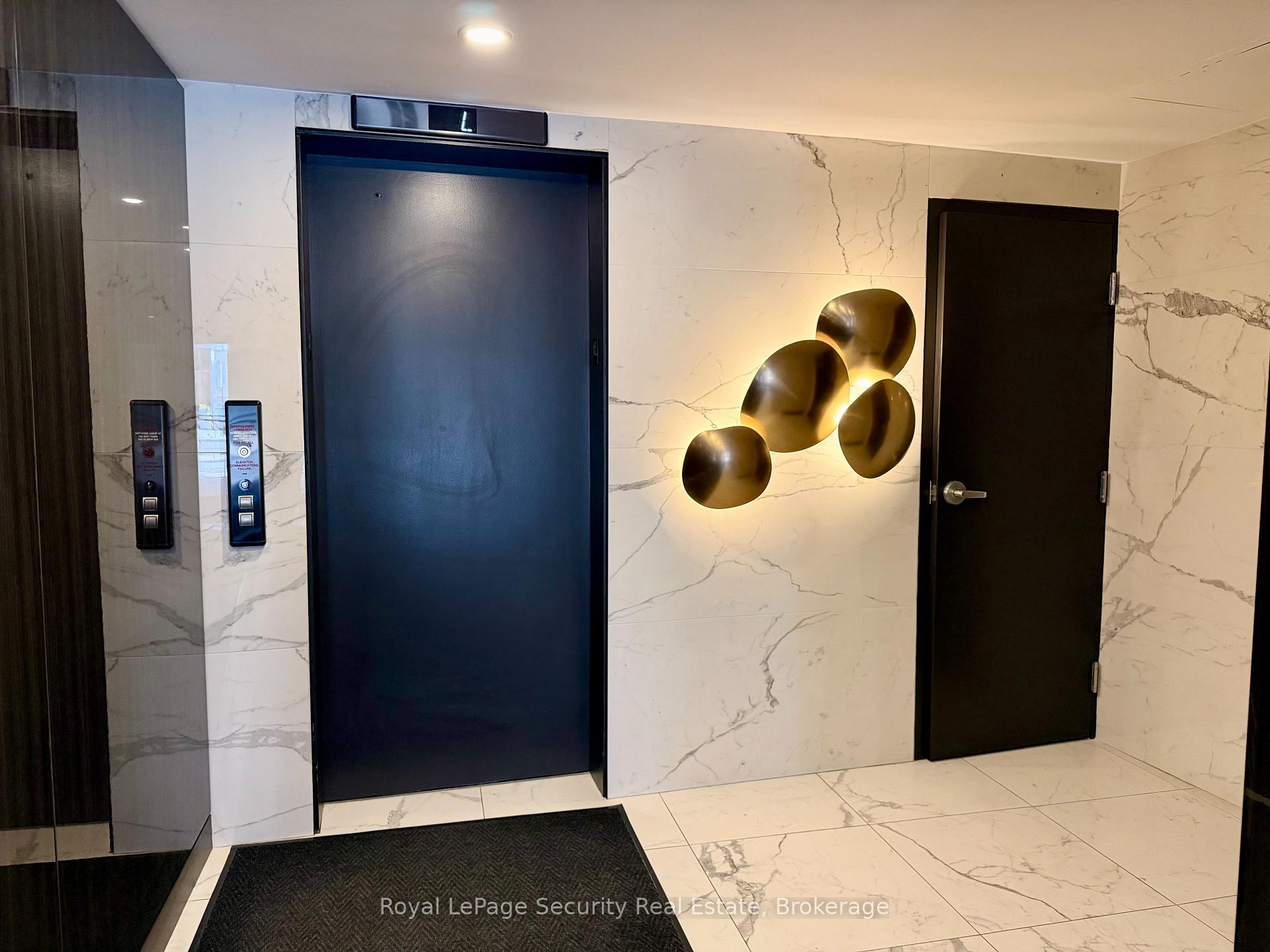 Photo 6 of Unit 10, 20 Glebe Road W, Toronto, Yonge-Eglinton — HOMEH