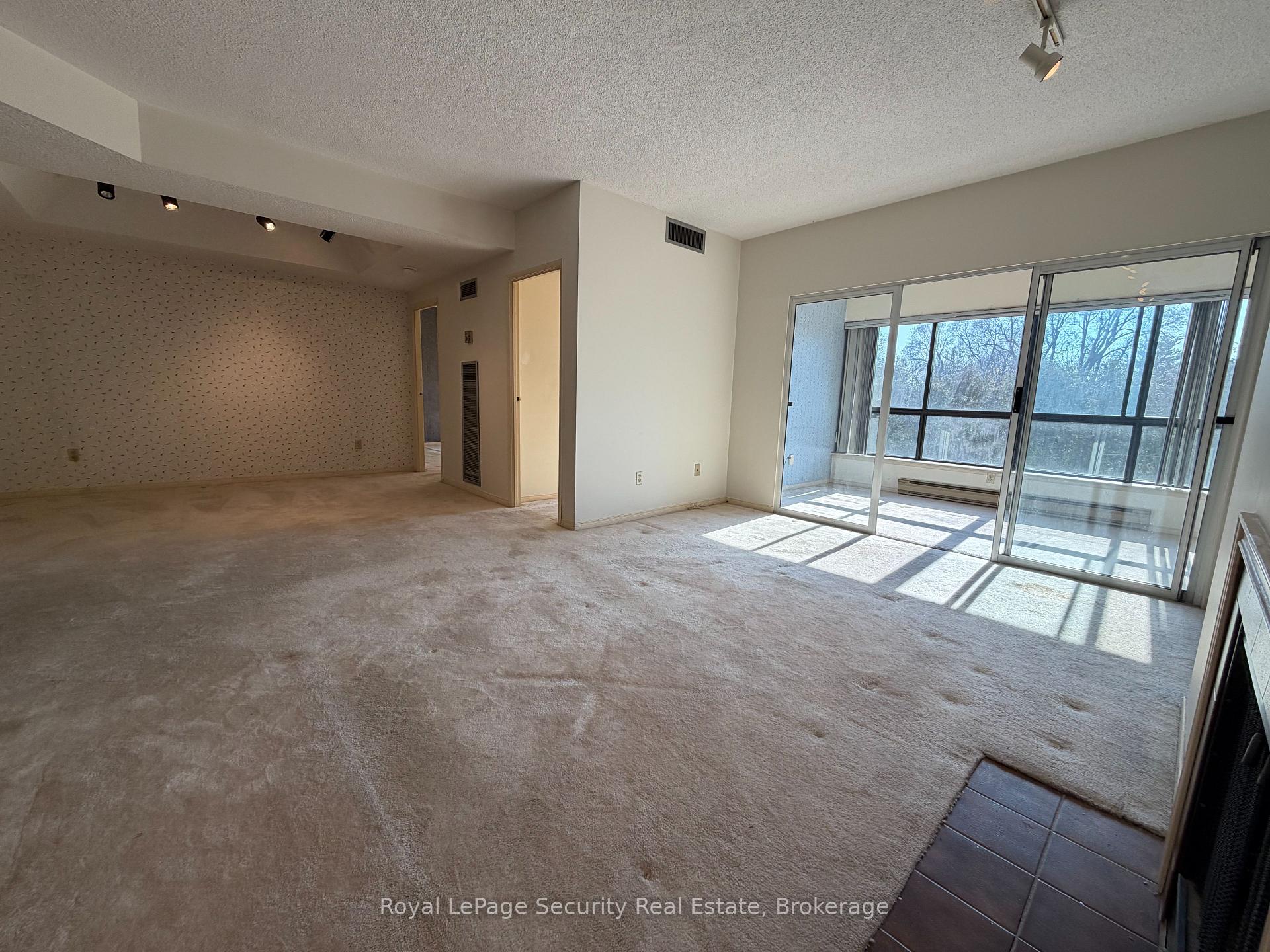 Photo 16 of Unit 10, 20 Glebe Road W, Toronto, Yonge-Eglinton — HOMEH