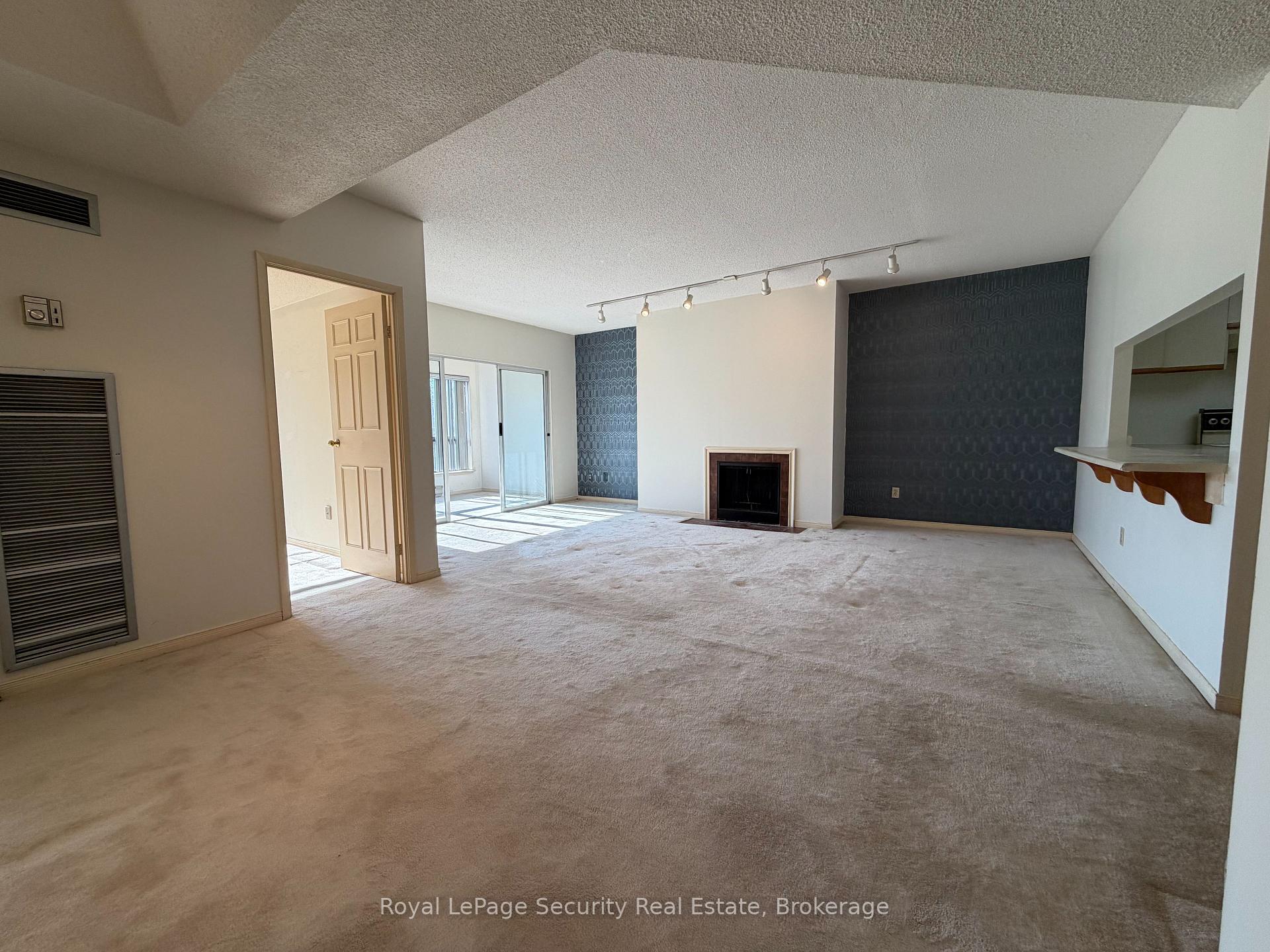 Photo 33 of Unit 10, 20 Glebe Road W, Toronto, Yonge-Eglinton — HOMEH