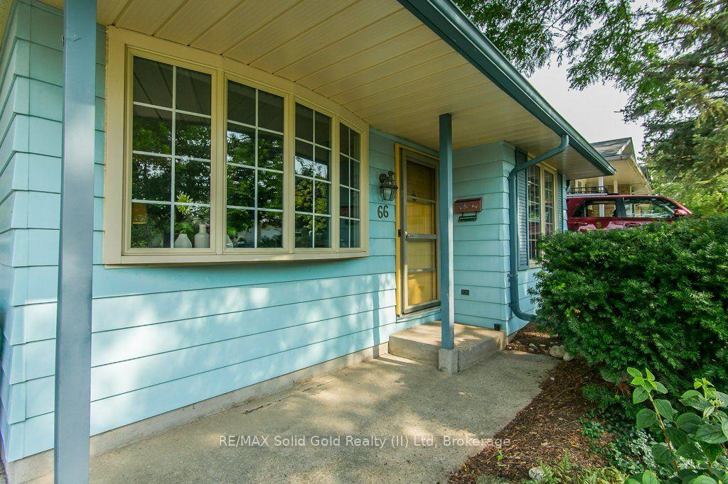 Photo 3 of 66 Shea Crescent, Kitchener, Laurentian Hills — HOMEH