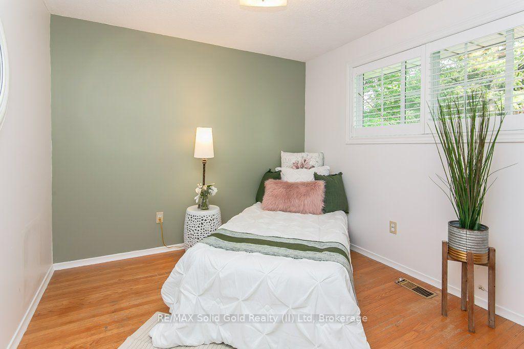 Photo 19 of 66 Shea Crescent, Kitchener, Laurentian Hills — HOMEH