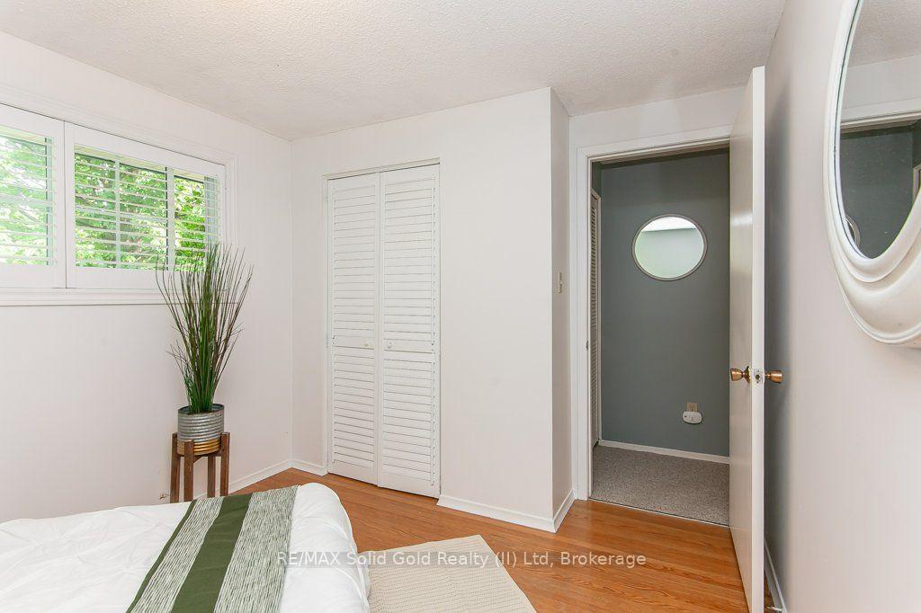 Photo 20 of 66 Shea Crescent, Kitchener, Laurentian Hills — HOMEH