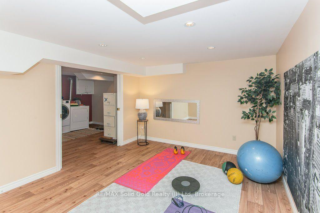 Photo 26 of 66 Shea Crescent, Kitchener, Laurentian Hills — HOMEH