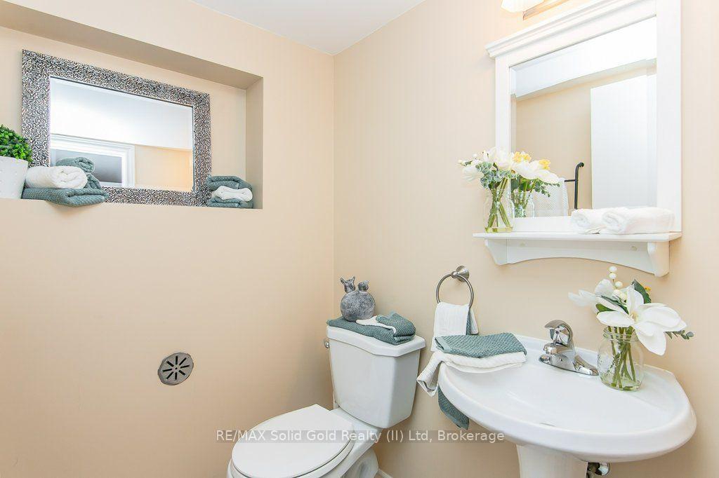 Photo 28 of 66 Shea Crescent, Kitchener, Laurentian Hills — HOMEH