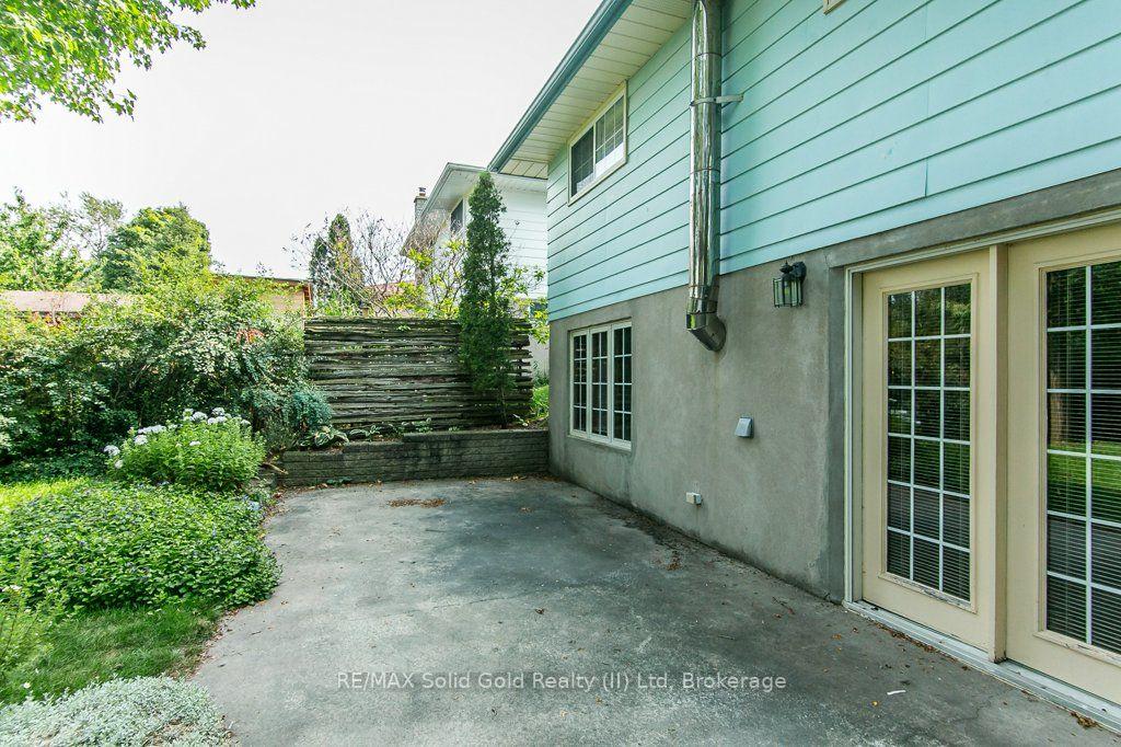 Photo 30 of 66 Shea Crescent, Kitchener, Laurentian Hills — HOMEH