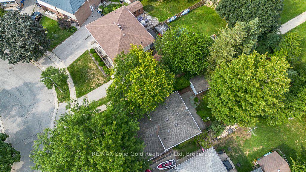 Photo 36 of 66 Shea Crescent, Kitchener, Laurentian Hills — HOMEH
