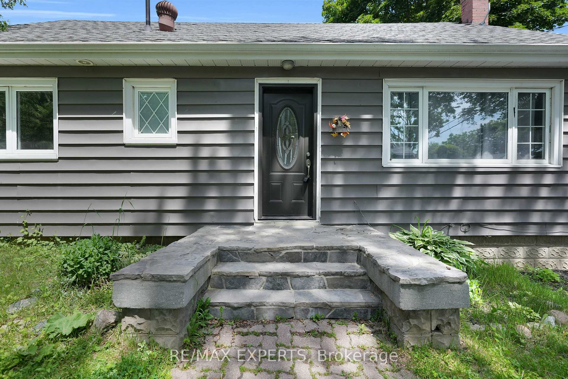 Photo 2 of Unit Main, 92 Tupper Street W, New Tecumseth, Alliston — HOMEH
