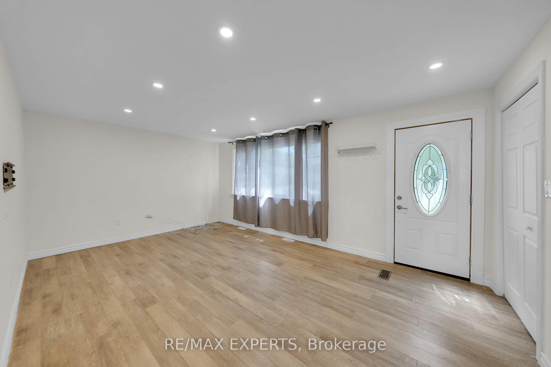 Photo 7 of Unit Main, 92 Tupper Street W, New Tecumseth, Alliston — HOMEH
