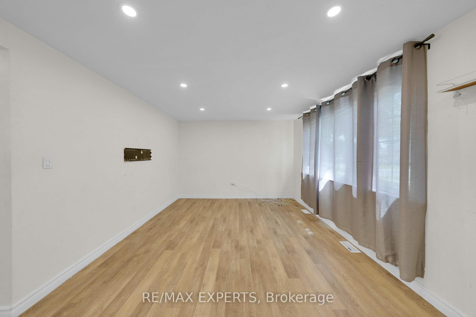 Photo 10 of Unit Main, 92 Tupper Street W, New Tecumseth, Alliston — HOMEH