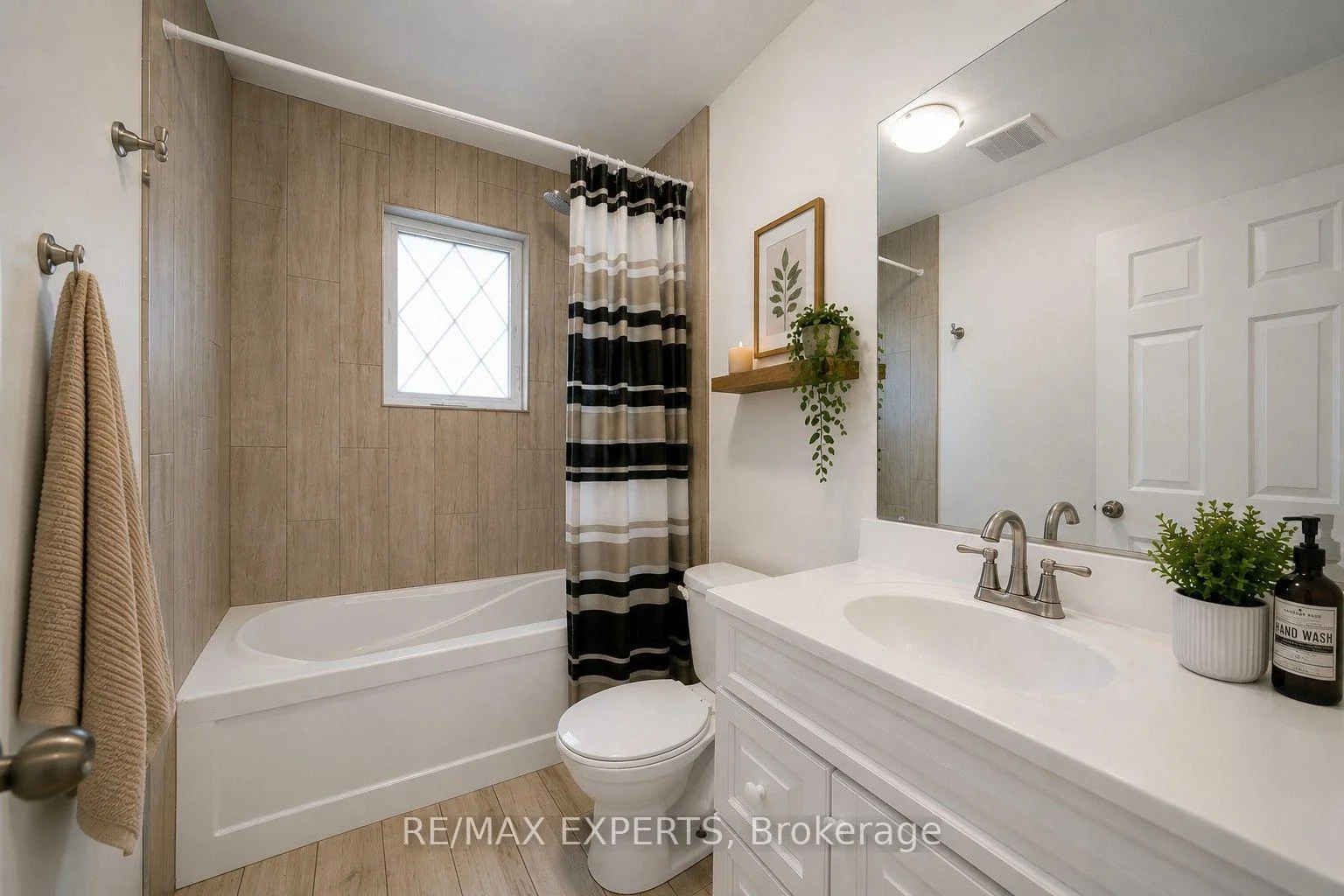 Photo 22 of Unit Main, 92 Tupper Street W, New Tecumseth, Alliston — HOMEH