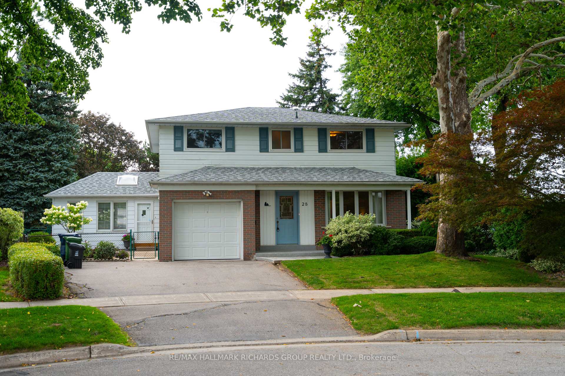 Front of 28 Monmouth Court