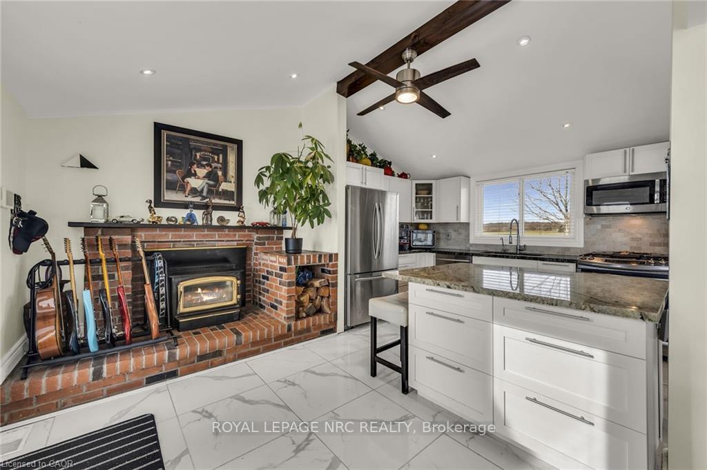 Photo 18 of 817 Lakeshore Road, Haldimand — HOMEH