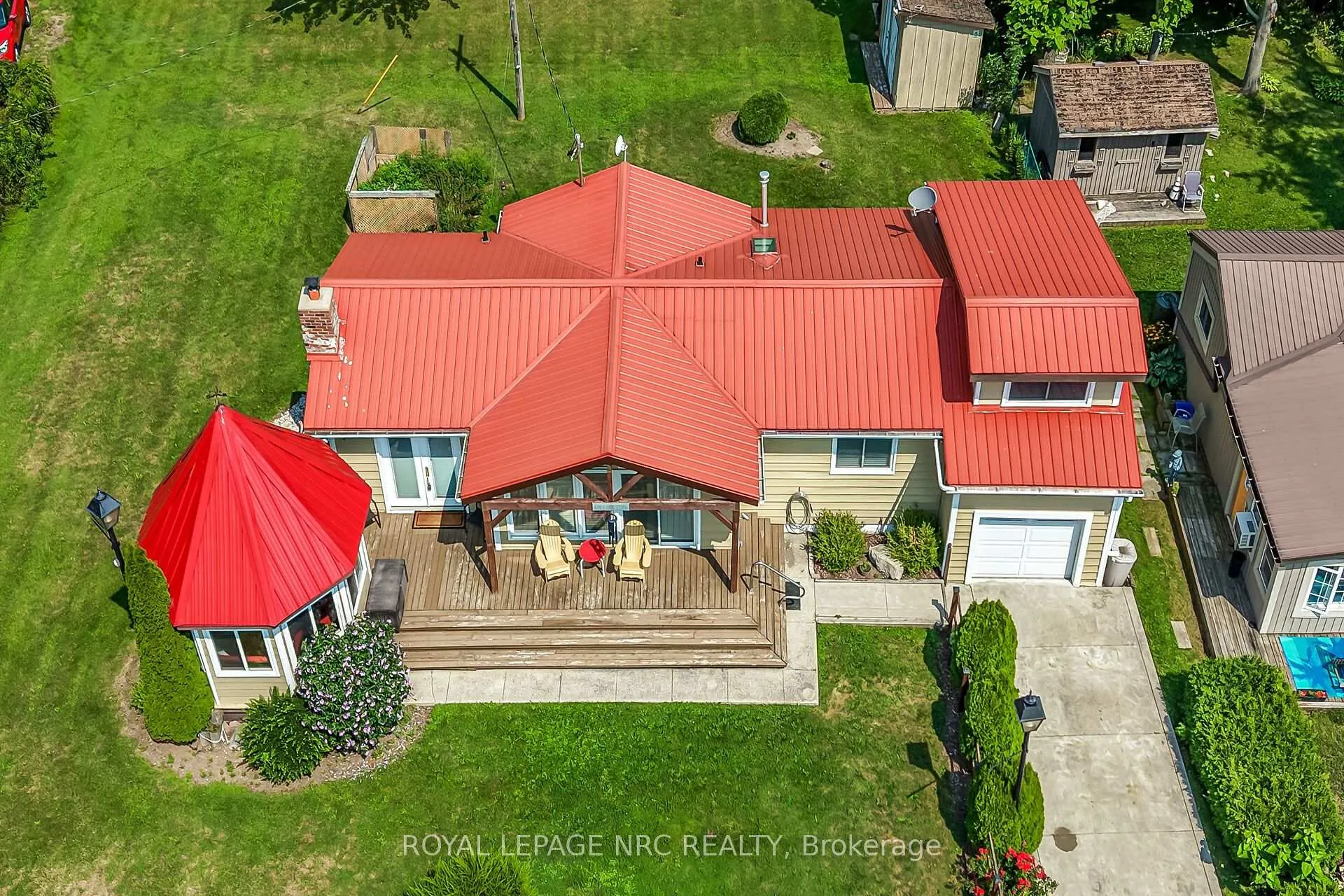 Photo 3 of 817 Lakeshore Road, Haldimand — HOMEH