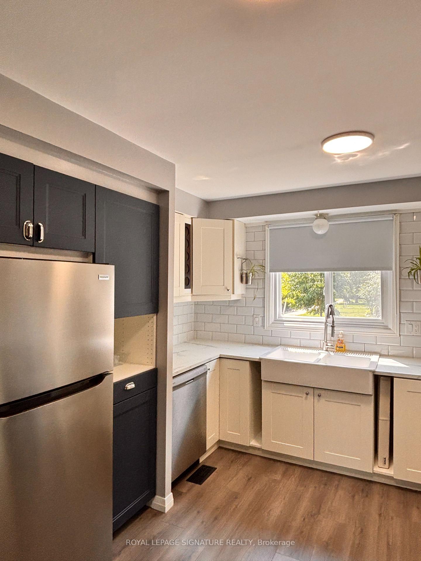 Photo 2 of Unit 35, 41 Nadia Place, Oakville, College Park — HOMEH