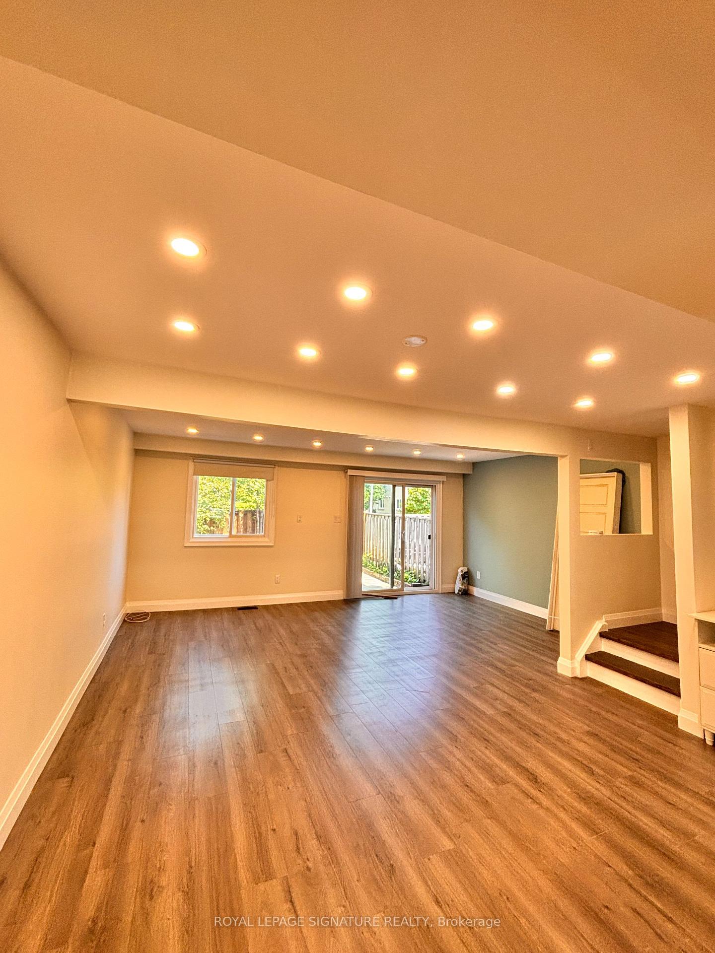 Photo 4 of Unit 35, 41 Nadia Place, Oakville, College Park — HOMEH