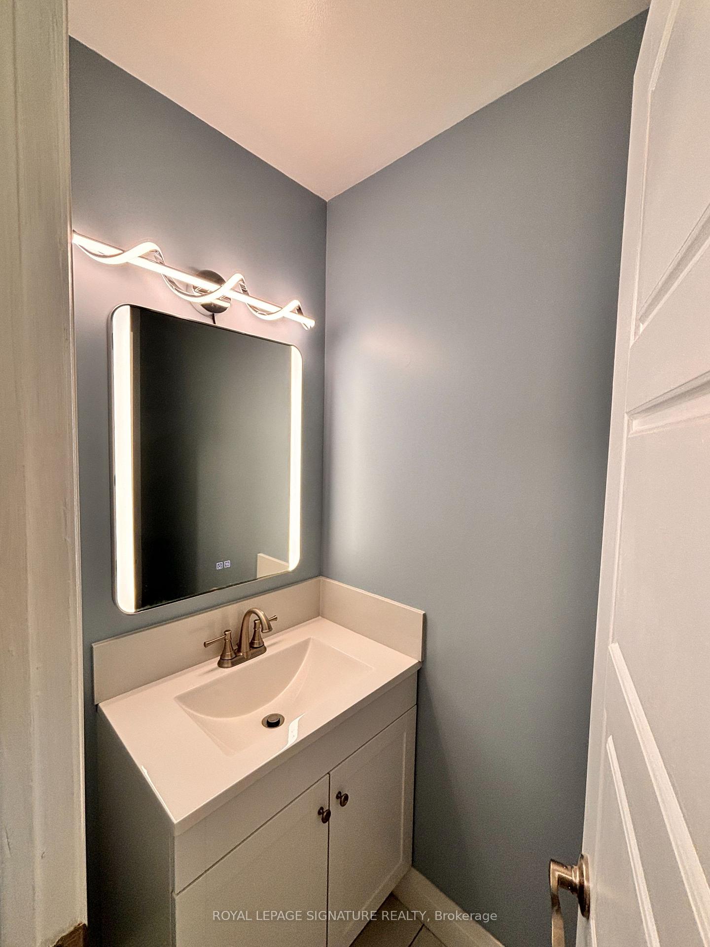 Photo 7 of Unit 35, 41 Nadia Place, Oakville, College Park — HOMEH