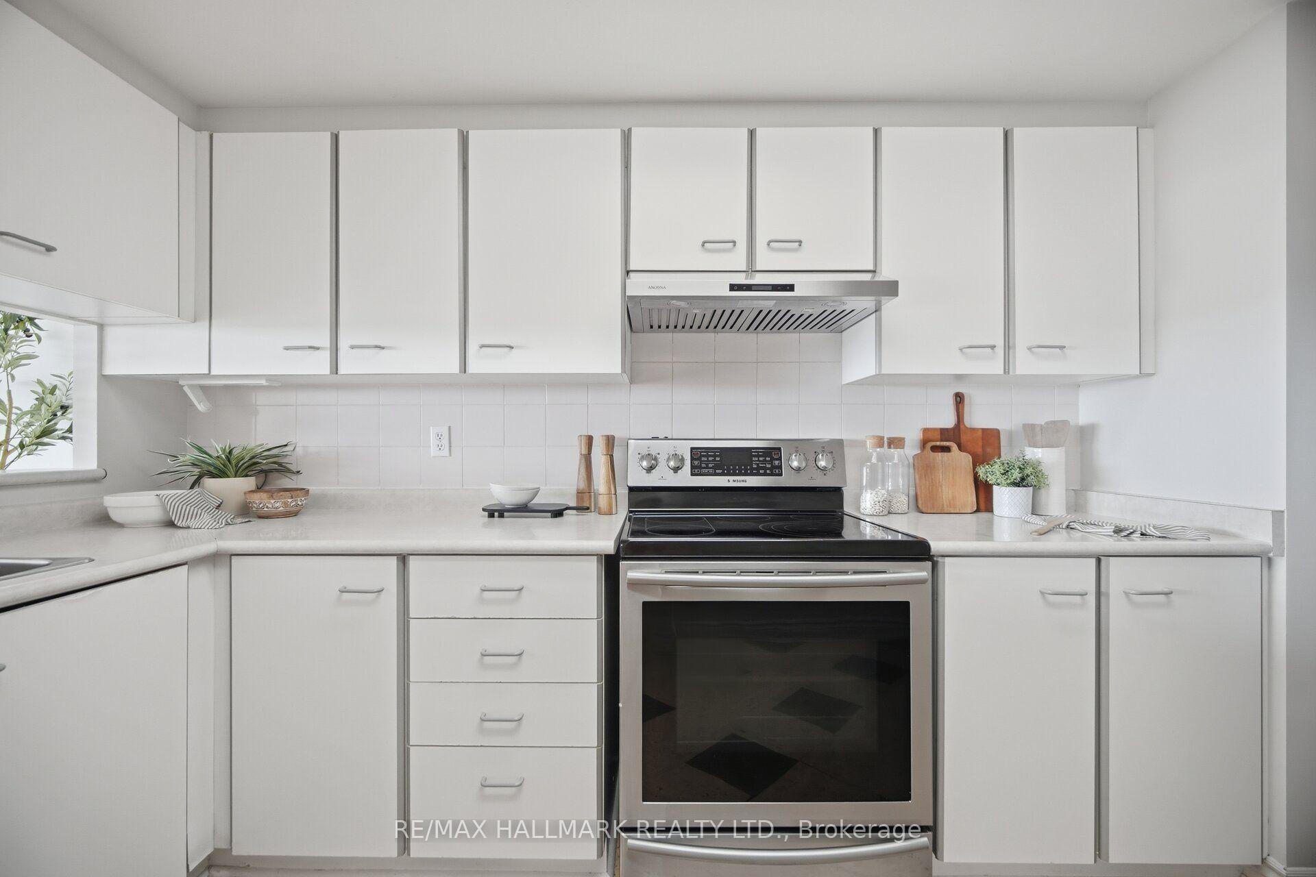 Photo 14 of Unit 1005, 712 Rossland Road E, Whitby, Pringle Creek — HOMEH