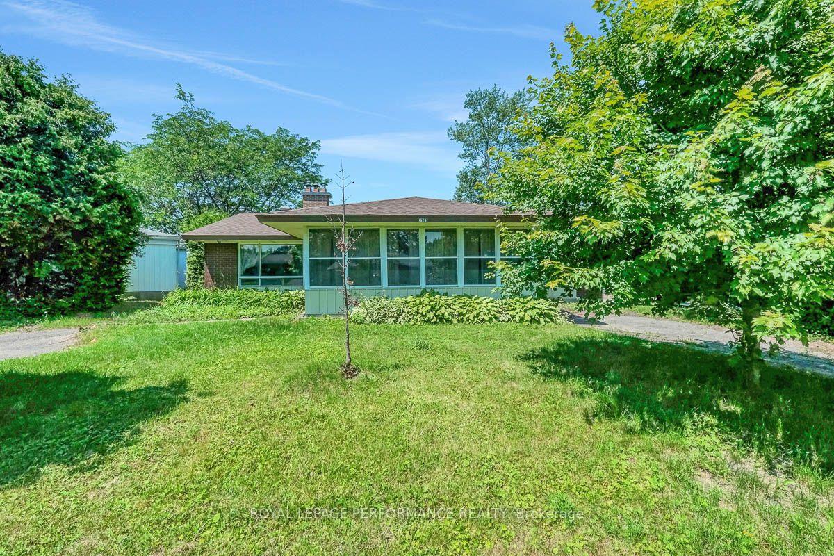 Photo of 2707 Ulster Crescent