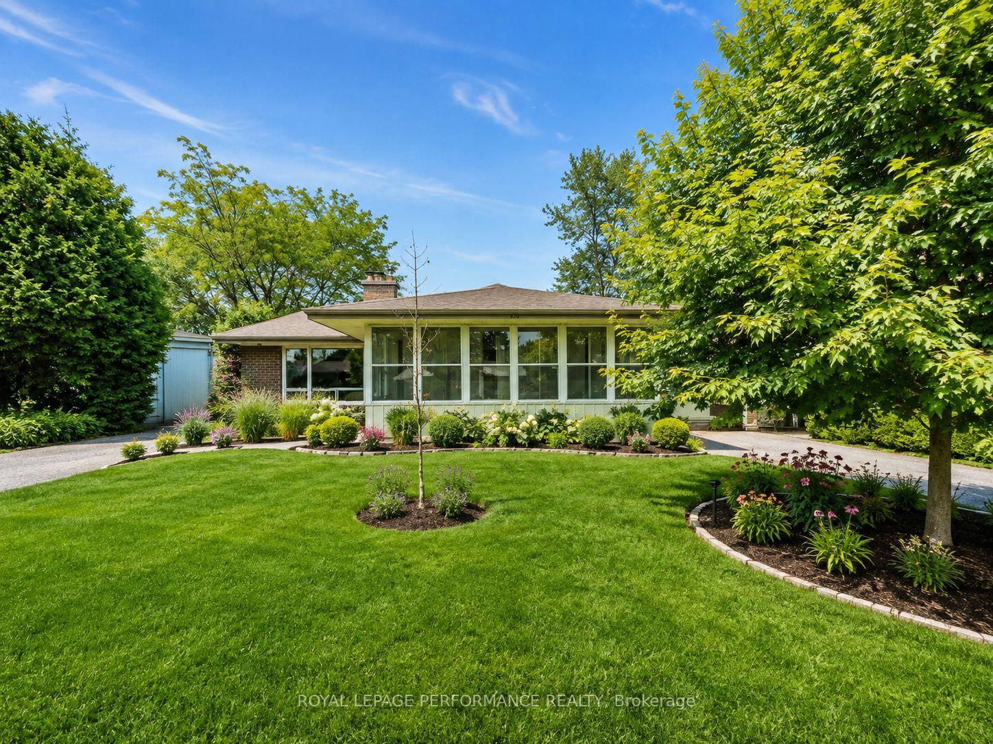 Photo 2 of 2707 Ulster Crescent, Ottawa, Riverside Park — HOMEH