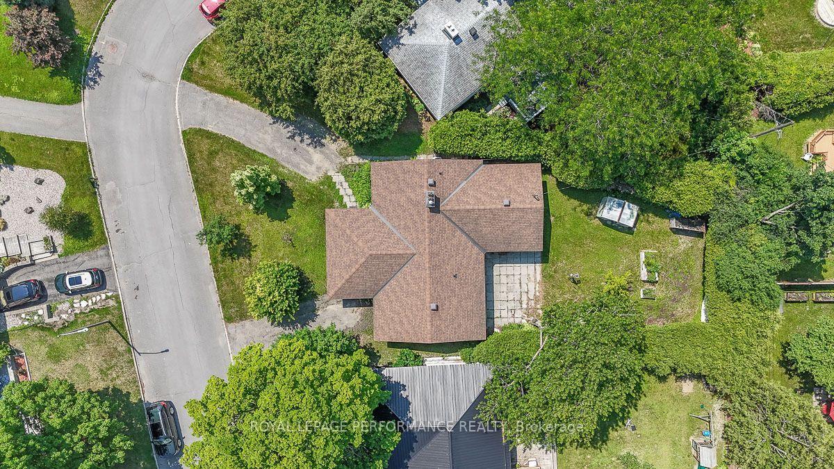 Photo 5 of 2707 Ulster Crescent, Ottawa, Riverside Park — HOMEH