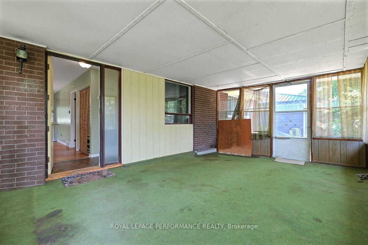 Photo 6 of 2707 Ulster Crescent, Ottawa, Riverside Park — HOMEH