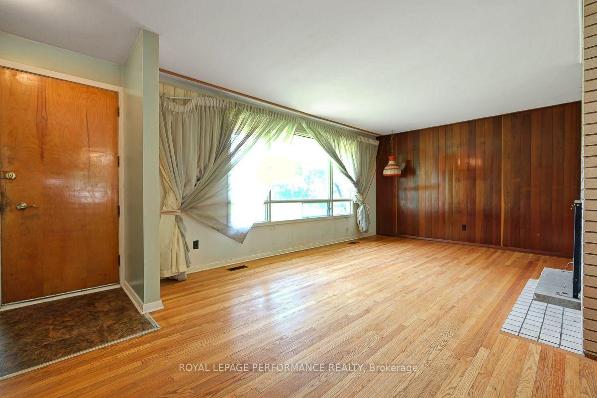Photo 11 of 2707 Ulster Crescent, Ottawa, Riverside Park — HOMEH