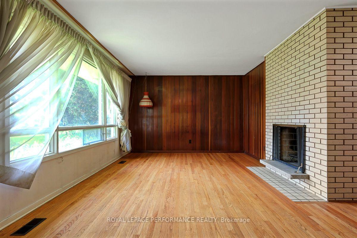 Photo 13 of 2707 Ulster Crescent, Ottawa, Riverside Park — HOMEH