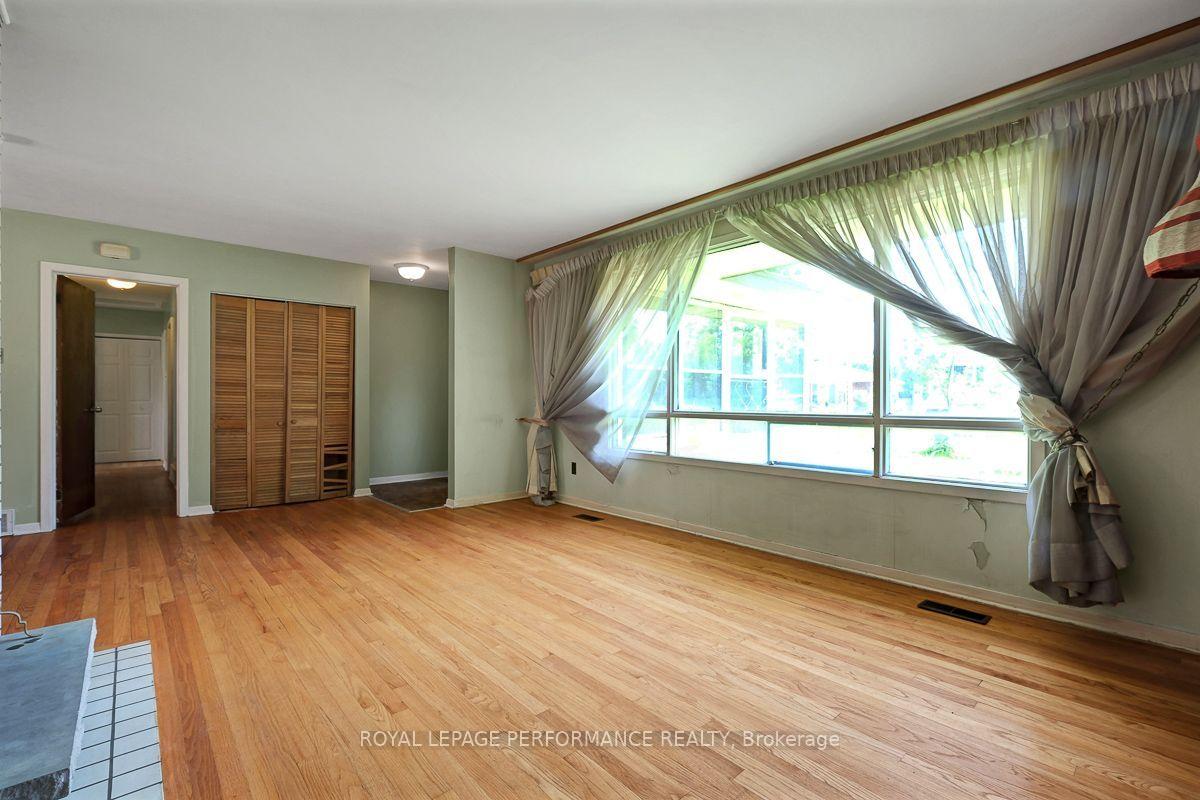 Photo 15 of 2707 Ulster Crescent, Ottawa, Riverside Park — HOMEH