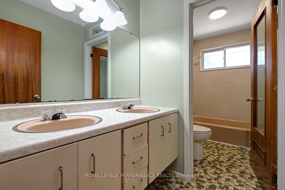 Photo 32 of 2707 Ulster Crescent, Ottawa, Riverside Park — HOMEH