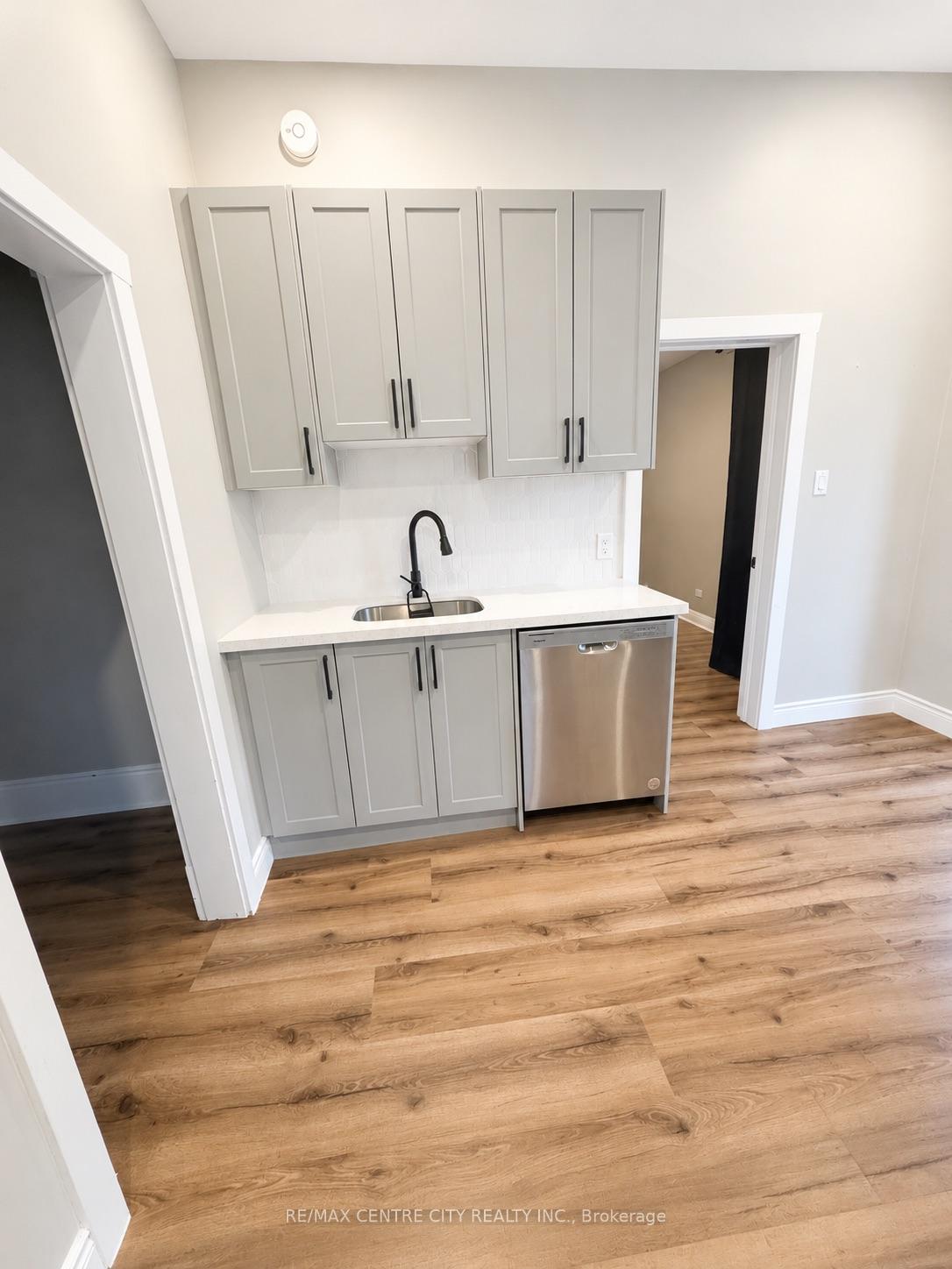 Photo 6 of Unit 4, 81 Curtis Street, St. Thomas — HOMEH