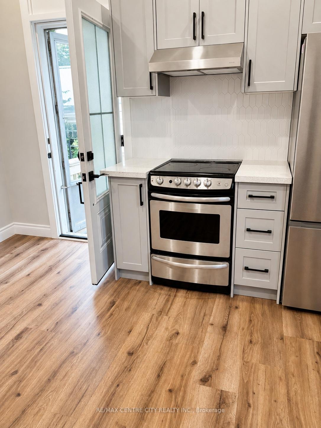 Photo 7 of Unit 4, 81 Curtis Street, St. Thomas — HOMEH